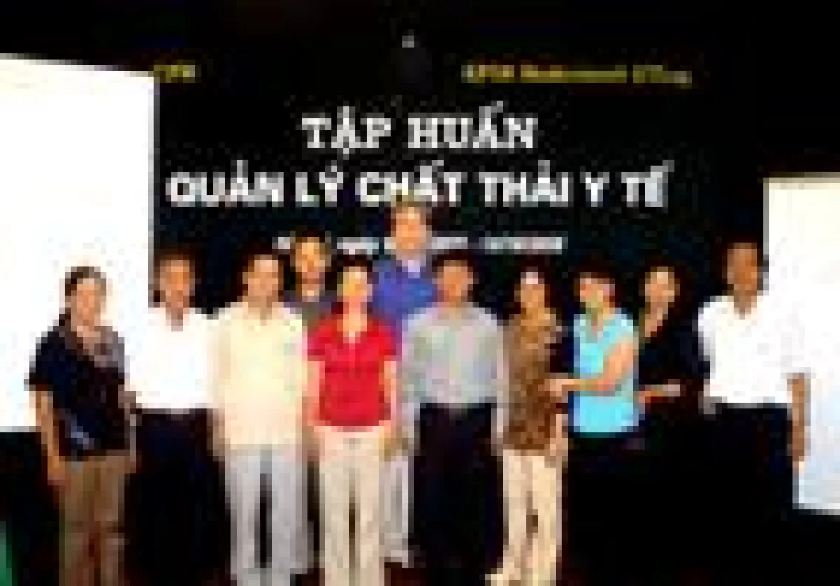 Kursteilnehmer und Herr Kühling von der ETLog Health GmbH