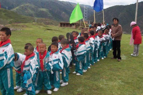Bild: Tibetische Waisen-Schule in Amdo geschlossen