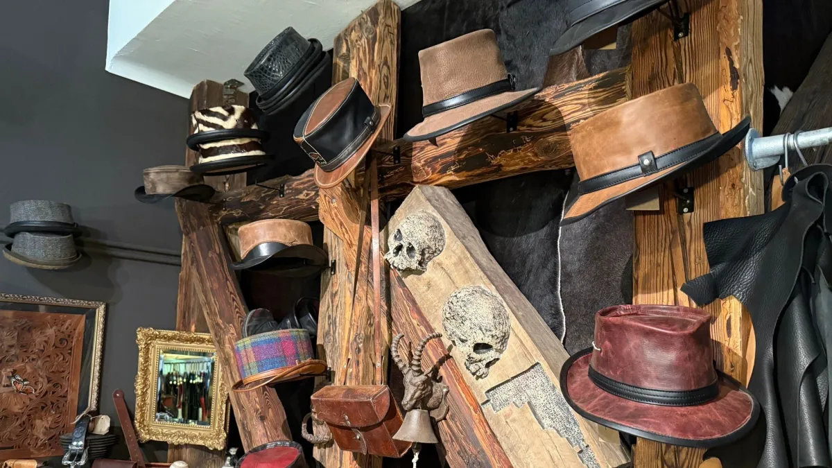 Sir Leder Michel – Michael Neller fertigt in Villach regionale, maßgeschneiderte Lederwaren. (© © Sir Leder Michel)