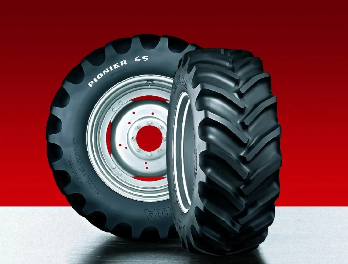 Der neue Fulda Farm-Reifen AS Pionier 65 feiert auf der Agritechnica 2007 Premiere