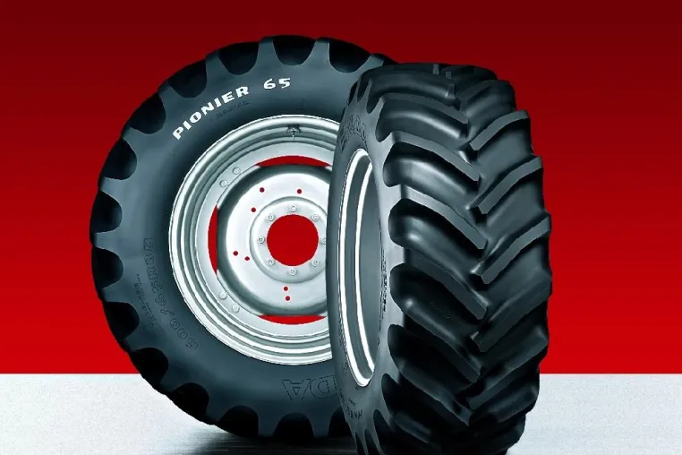 Bild: Neuer Fulda Farm-Reifen AS Pionier Radial 65 auf der Agritechnica 2007