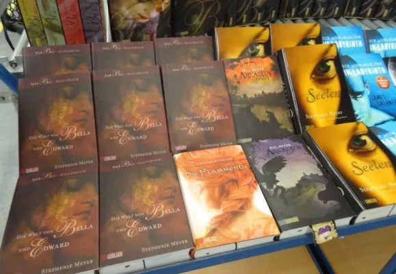 Bild: Frisch eingetroffen: Jugendbuch-Bestseller aus dem Carlsen Verlag