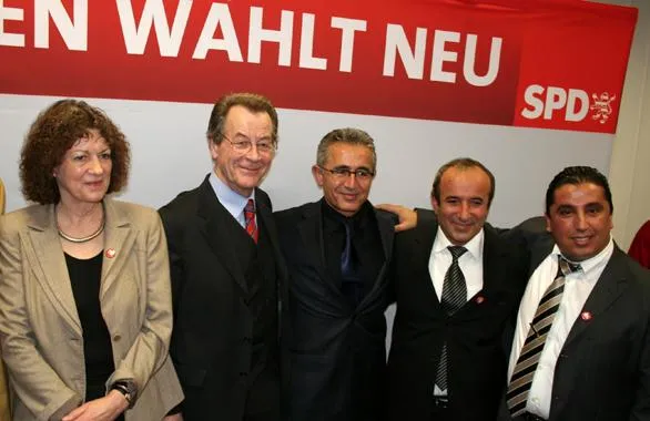 Für ein weltoffenes Land - Franz Müntefering beim SPD-Empfang für „Neue Inländer“ in Frankfurt Bild: Für ein weltoffenes Land - Franz Müntefering beim SPD-Empfang für „Neue Inländer“ in Frankfurt