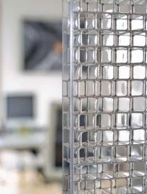 Bild: Schallschirmende Akustikwand