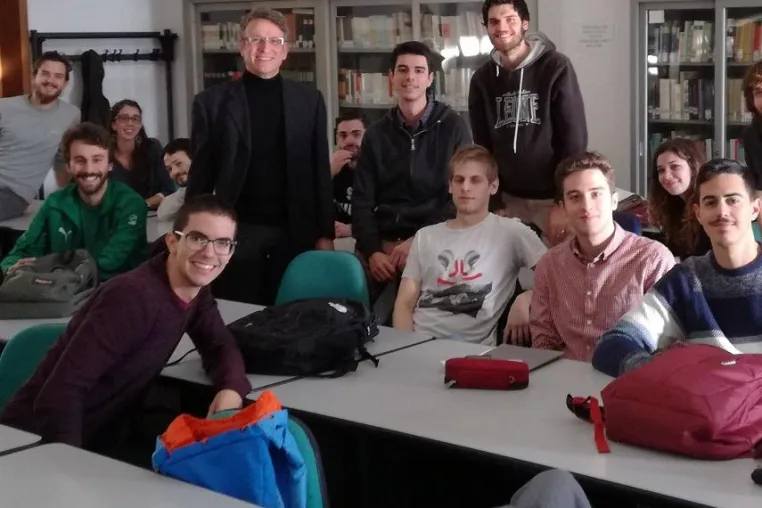 Bild: Wissenschaft und Ambiente: Professor der Management-Hochschule Mannheim in Mantua und Turin