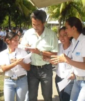 Bild: Baseball-Star zu Gast im Ausbildungszentrum der Samuel-Stiftung in Nicaragua