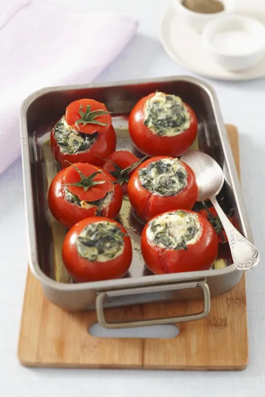 Gefüllte Tomaten mit Spinat und Ricotta