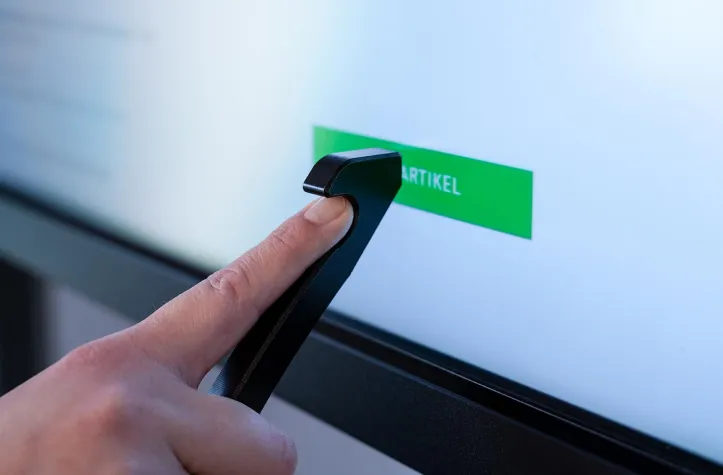 Bild: Sicherer Einsatz von Touchmonitoren in Corona-Zeiten