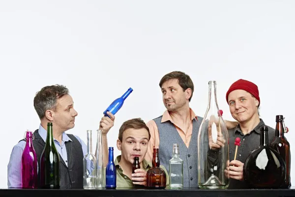 Bild: Flaschenmusik-Comedy: GlasBlasSing mit "Flaschmob" am 8. & 9. November 2018 in Berlin (Wühlmäuse)