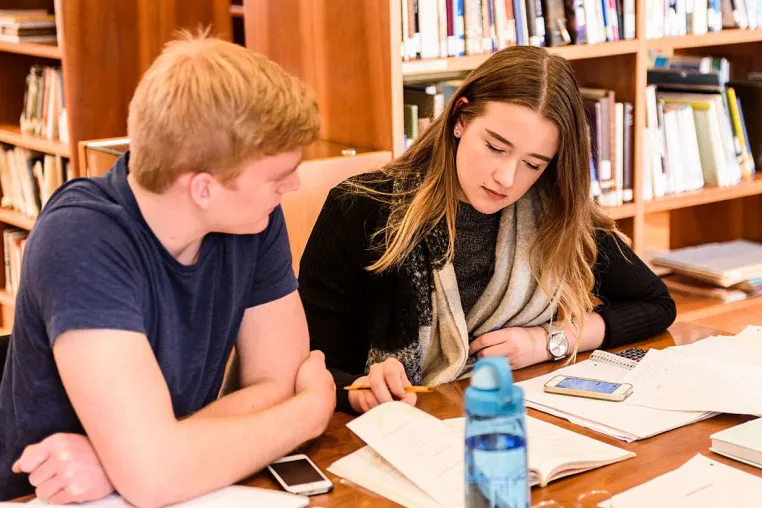 Bild: Mit dem qualifizierenden Realschulabschluss zum Abitur - Lietz Internat Schloss Bieberstein