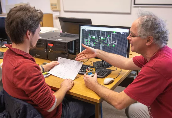 Bild: Rheinische Akademie Köln informiert am 17. Dezember über Weiterbildung zum Techniker (m/w/d)
