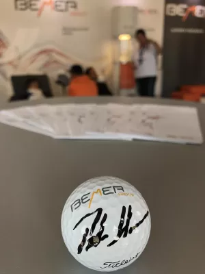 Bild: Großer Andrang am BEMER-Stand bei den Porsche European Open 2017