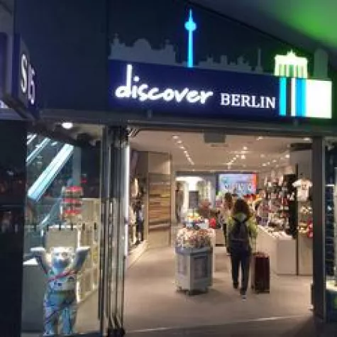 Im Berliner Hauptbahnhof: Lagardère Travel Retail startet neuen discover BERLIN Bild: Im Berliner Hauptbahnhof: Lagardère Travel Retail startet neuen discover BERLIN