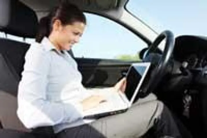 Bild: Internet im PKW: Wie schnell und mit welchen Anwendungen wird es sich im Auto durchsetzen?