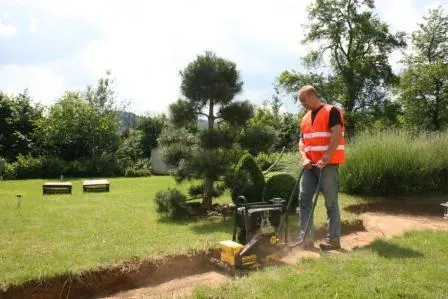Bild: BOMAG auf der GaLaBau 2008 - Neue Möglichkeiten der Landschaftsgestaltung