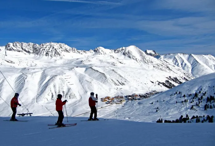 Der Pisten-Knigge: Skifahren mit Stil Bild: Der Pisten-Knigge: Skifahren mit Stil