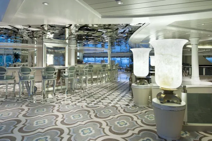 Es ist soweit: Die umfangreichen Renovierungsarbeiten an Bord der CRYSTAL SYMPHONY wurden erfolgreich beendet Bild: Es ist soweit: Die umfangreichen Renovierungsarbeiten an Bord der CRYSTAL SYMPHONY wurden erfolgreich beendet