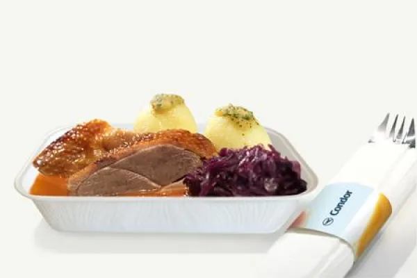 Bild: Condor: Weihnachtsstimmung über den Wolken