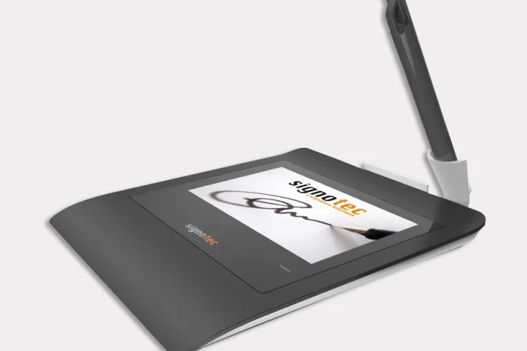 signotec auf der CeBIT 2015: Erleben Sie mit „Gamma“ und „Kappa“ eine neue Generation von Unterschriftenpads! Bild: signotec auf der CeBIT 2015: Erleben Sie mit „Gamma“ und „Kappa“ eine neue Generation von Unterschriftenpads!