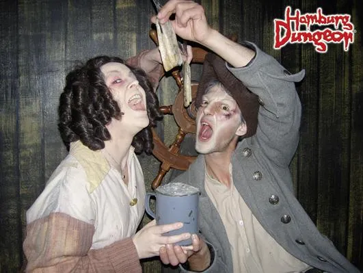 Bild: Erst Vatertag, dann Katertag – das Hamburg Dungeon lädt zur Brot & Hering Spende ein