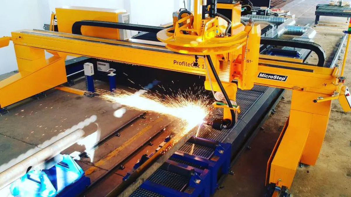 Innergy Heavy Industries entscheidet sich für flexibles Schneidzentrum von MicroStep