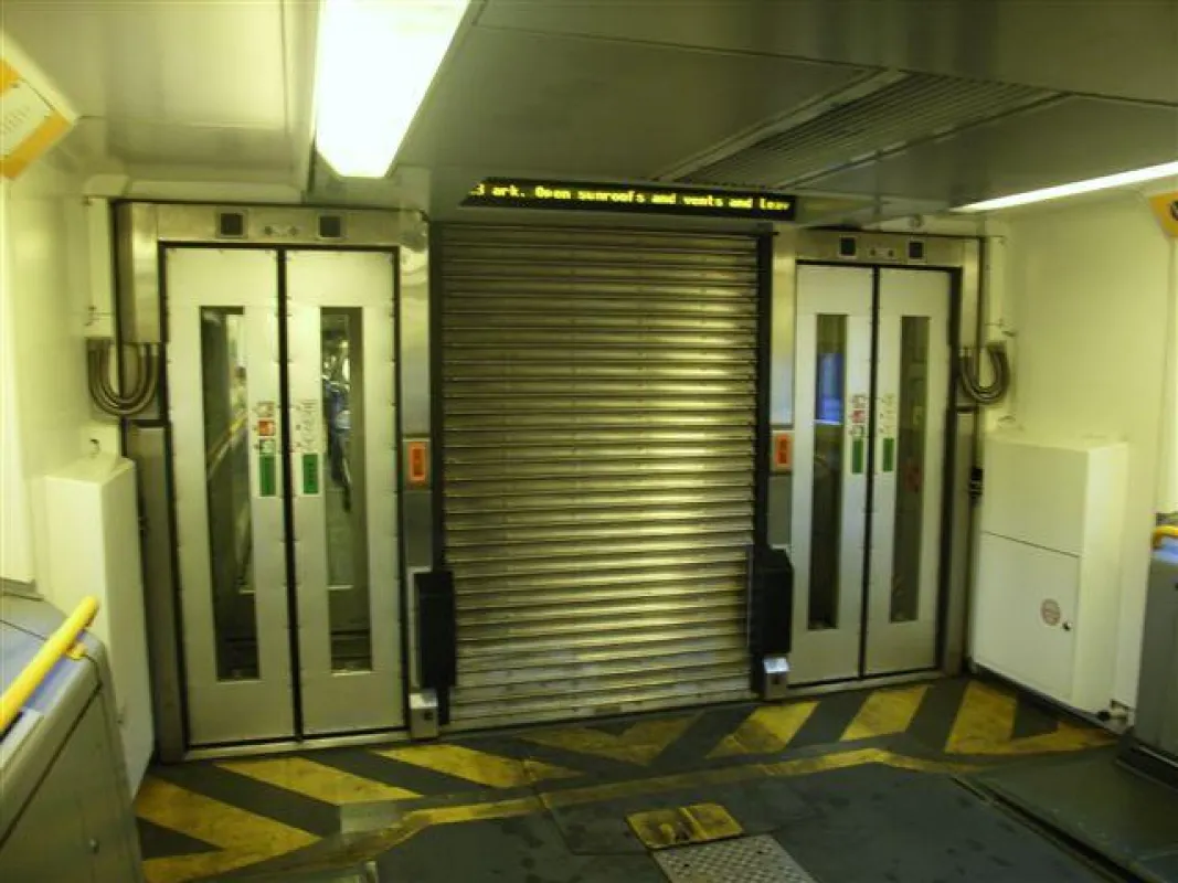 Effertz Feuerschutz-Rolltor im Eurotunnel-Shuttle-Waggon