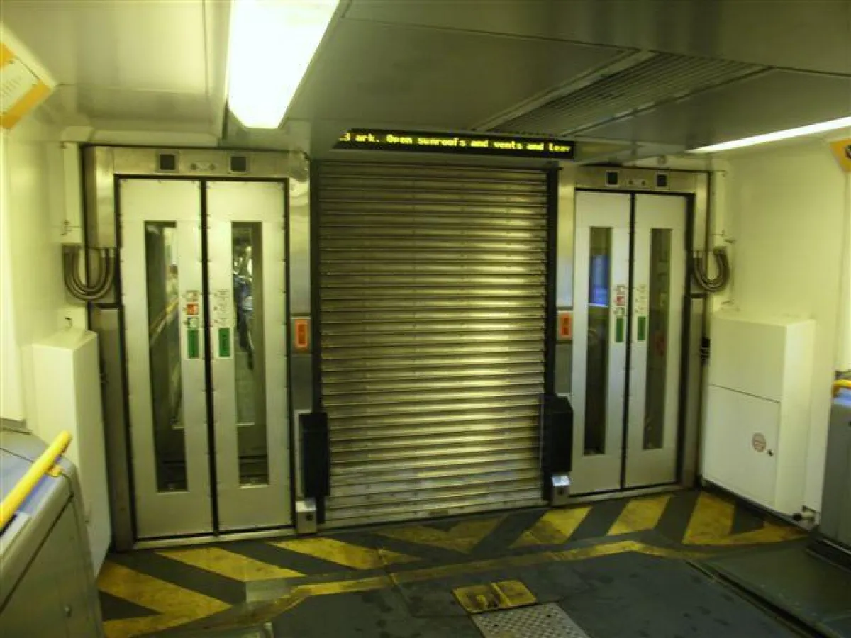Effertz Feuerschutz-Rolltor im Eurotunnel-Shuttle-Waggon