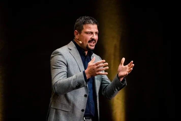 Ivan Gentile: Der neue Shootingstar der Speaker-Szene Bild: Ivan Gentile: Der neue Shootingstar der Speaker-Szene