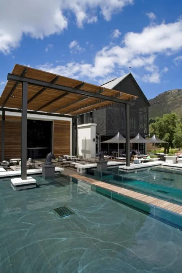 Bistro Sixteen82 / Steenberg Hotel