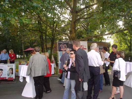 Bild: daz-Services sponsert die VIP-Tour der 23. Langen Nacht der Museen Berlin