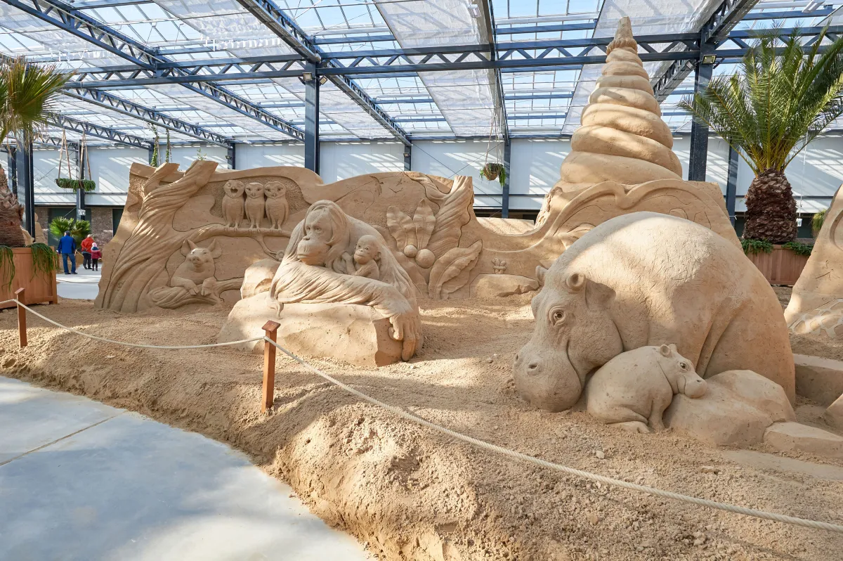 Thema der Sandskulpturen-Ausstellung Prora auf Rügen in 2022 ist 