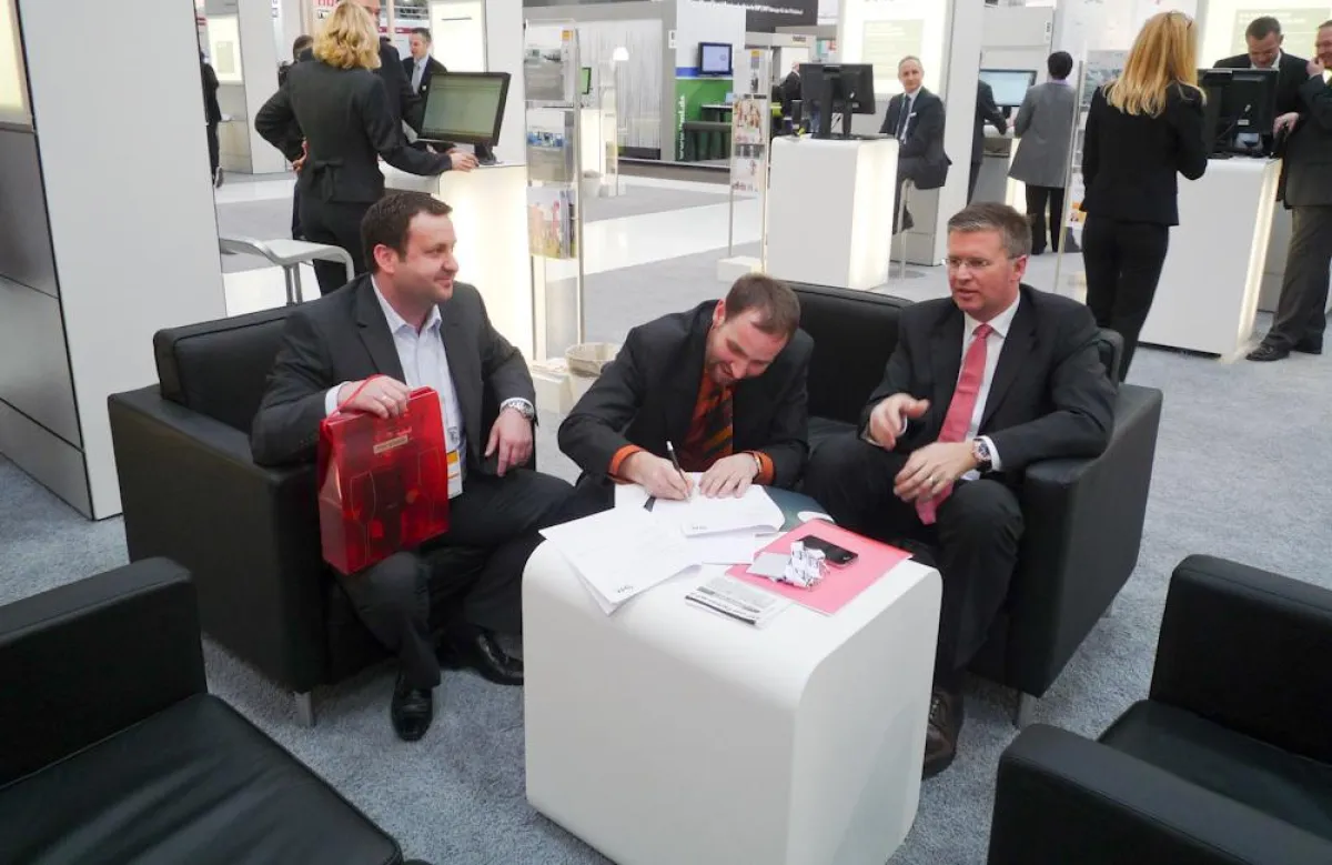 BIT & FRAMOS unterzeichnen Vertrag zum Einsatz von SAP Business ByDesign auf der CeBIT 2011