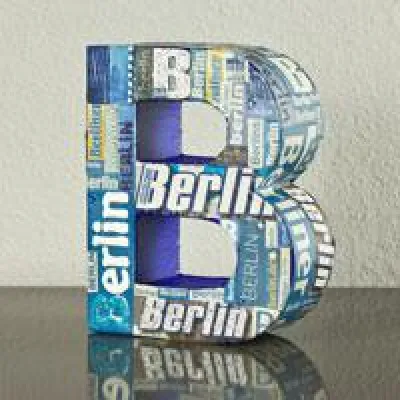 Bild: Hauptstadtunikate sagt danke für Treue und Vertrauen mit Gewinnspiel.