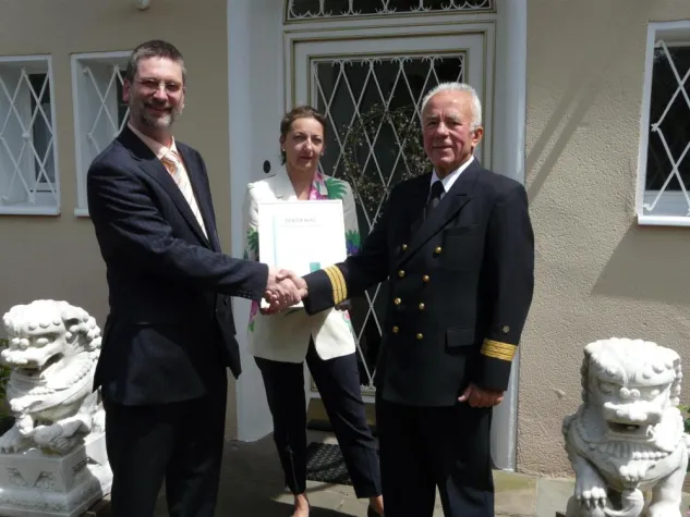 Bild: Bundesweit erste DEKRA-Auszeichnung für Zweitmarkt-Pionier