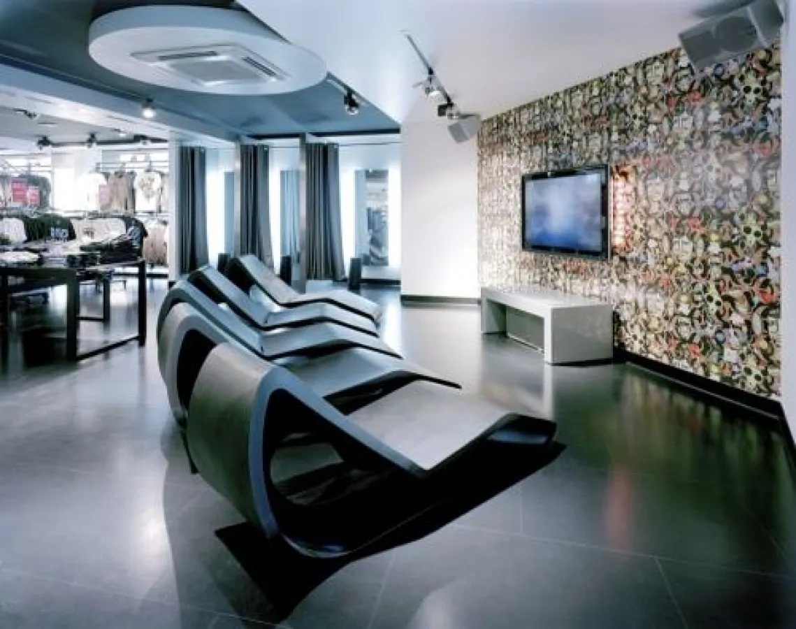 Lounge mit Event PA in der Men´s World des New Yorker Flagshipstores in Braunschweig