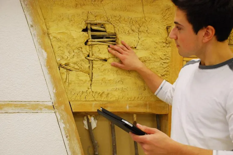 Bild: Für Abiturienten eröffnen sich als Ausbau Bachelor neue Karrierechancen im Stuckateur-Handwerk