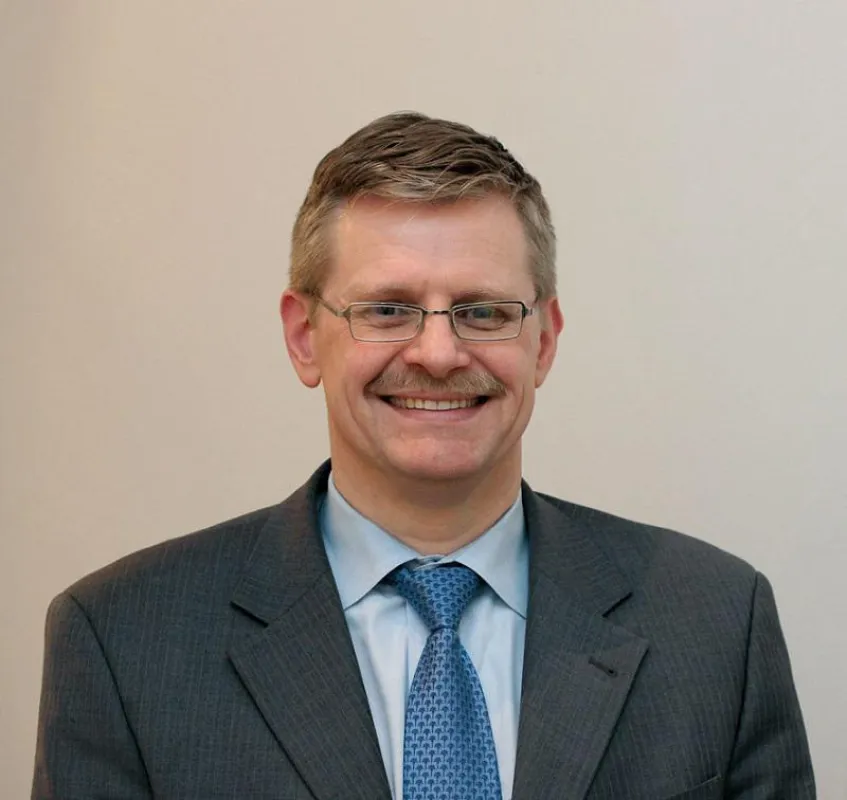 Alexander Jüngst verstärkt das Team der 7x7finanz GmbH in Siegen.