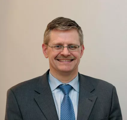 Bild: 7x7finanz GmbH mit weiterem Mitarbeiter in Siegen