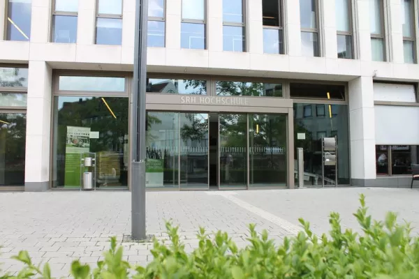 Bild: Erfolgreiche Re-Akkreditierung der SRH-Studiengänge