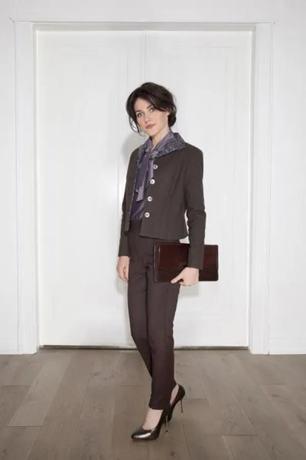 Designer-Kurzjäckchen mit edlem Bouclébesatz