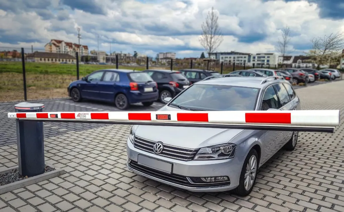 Die ParkPlus 100 trägt mit der LED Beleuchtung zur Unfallverhütung bei