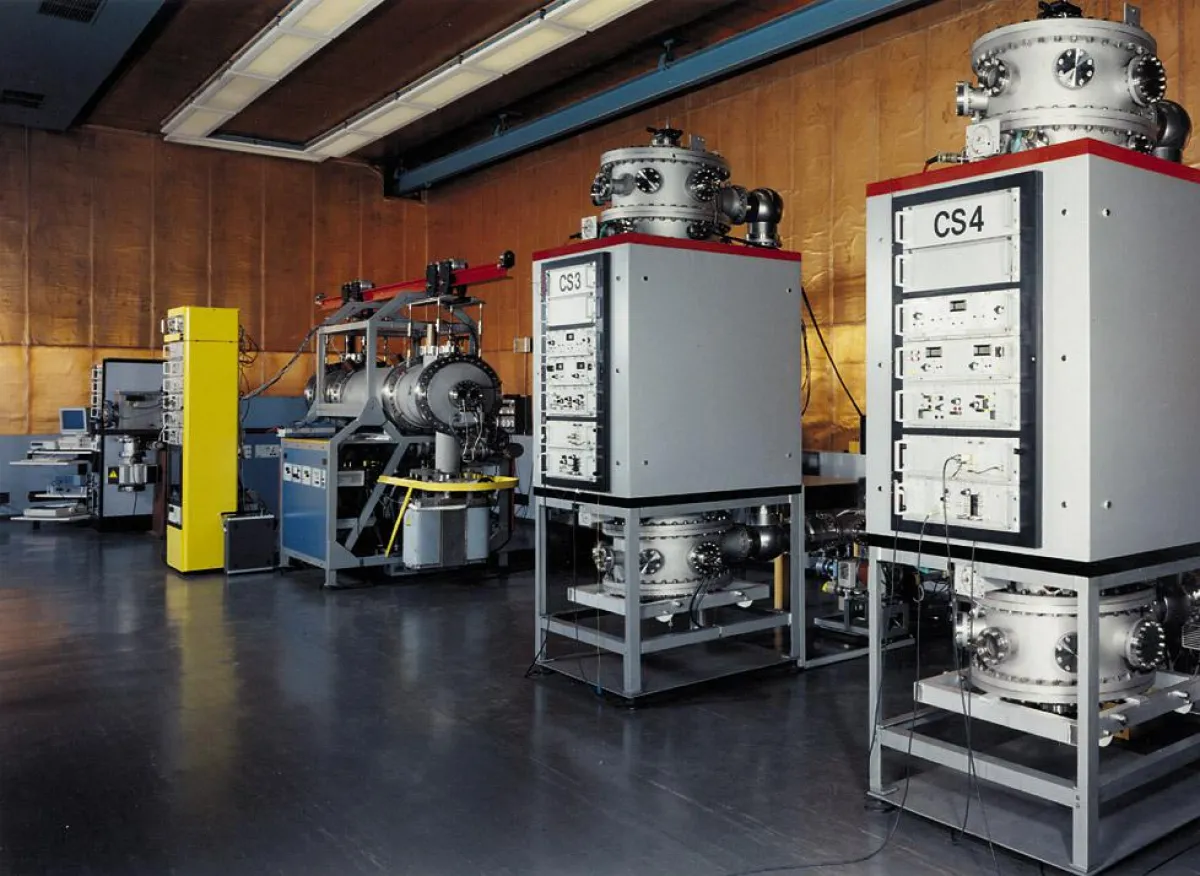 Cäsium-Fontäneuhren. Bild: Physikalisch-Technische Bundesanstalt (PTB) Braunschweig