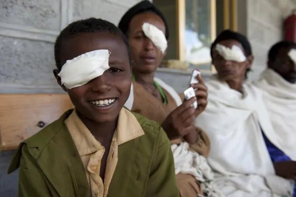 Bild: Stiftung Menschen für Menschen: Kinder in Äthiopien vor Blindheit schützen