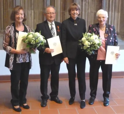 Bild: Brigitte von Grabe erhält Verdienstorden