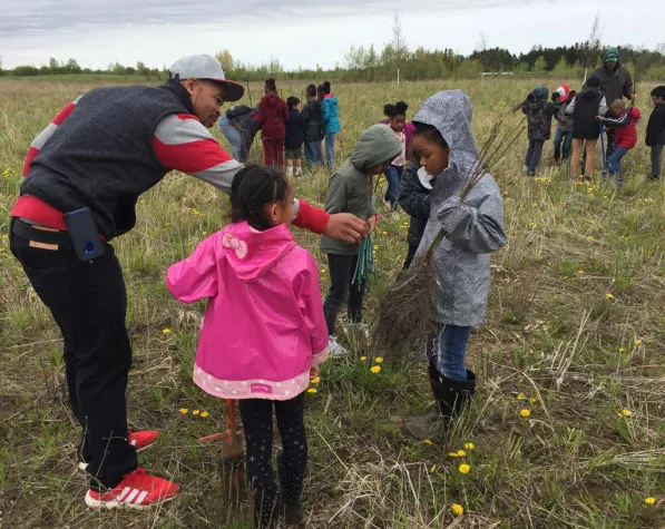 ULT hält Wort und pflanzt Bäume Bild: ULT hält Wort und pflanzt Bäume