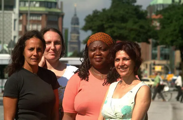 Integrationsprojekt in Hamburg-Dulsberg: 20 Lotsinnen unterstützen Eltern bei der Förderung ihrer Kinder Bild: Integrationsprojekt in Hamburg-Dulsberg: 20 Lotsinnen unterstützen Eltern bei der Förderung ihrer Kinder