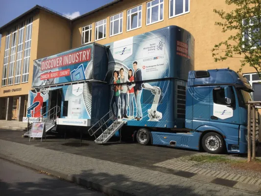 Bild: Mobile Industriewelt begeistert Schüler in Heidelberg