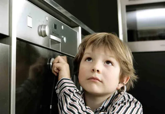 Bild: Oranier Küchentechnik: Wo die Küche voller Leben ist, sollte der Geschirrspüler "flüstern"
