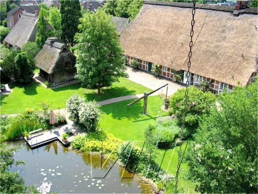 Bild: Von Rosenduft und frischem Reet