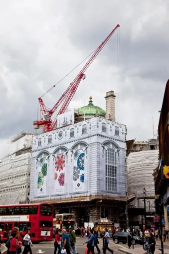 Bild: Erfolgreiche Vertriebspartnerschaft – WOLFFKRAN und HTC im Mittelpunkt zahlreicher Großprojekte in London